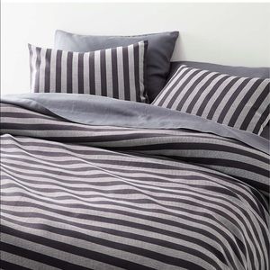 Crate & Barrel King Duvet Set.